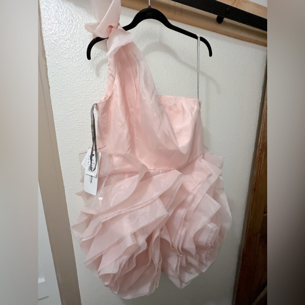 White by Vera Wang Bridesmaid/Reception Dress